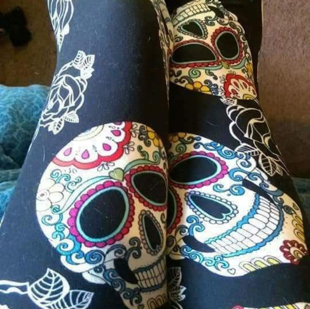 Plus Sugar Skull & Roses Leggings